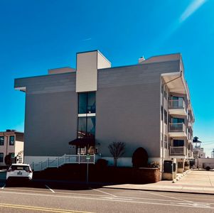 215 Surf Ave APT 104