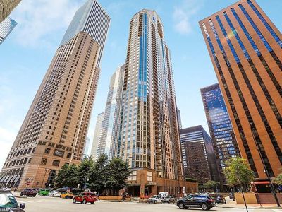 222 N Columbus Dr APT 3501