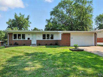 1400 Paddock Dr