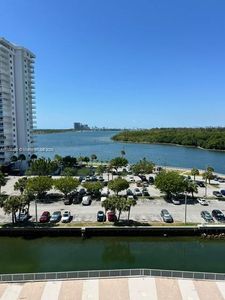 400 Kings Point Dr APT 806