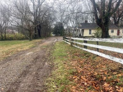 588 19th Ave W