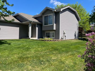 2408 Crestmount Ln