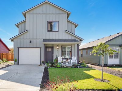 451 SW Rose Ave