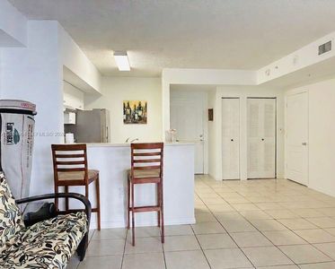 5085 NW 7th St APT 909