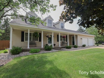 7537 Woodside Dr