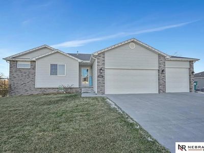 911 Barker Ln