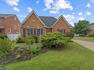 687 Woodland Ave