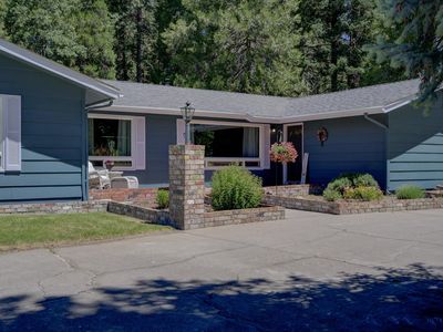 906 Woodland Park Dr