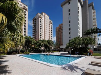625 Biltmore Way APT 203