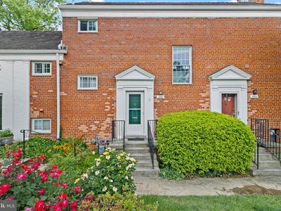 3282 Martha Custis Dr