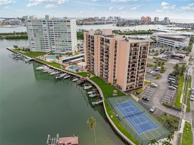 51 Island Way APT 411