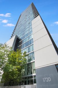 1720 S Michigan Ave APT 1812
