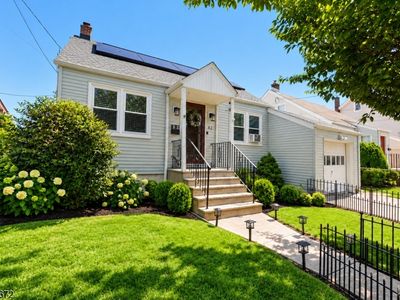 82 Perry St