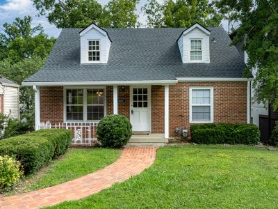 1402 Grandview Dr