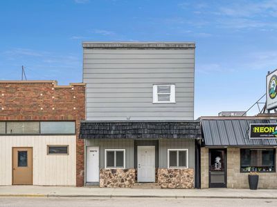 106 E 5th St