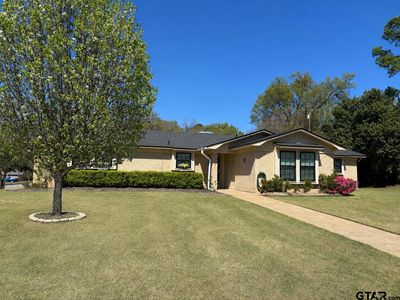 700 David Dr