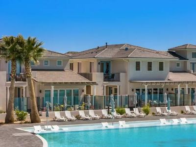 5394 S Persian Ln