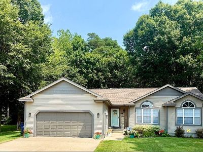 3672 Whispering Woods Dr
