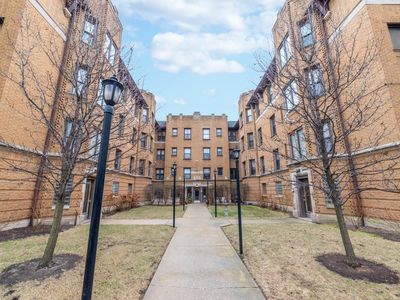 7715 N Hermitage Ave APT 2C