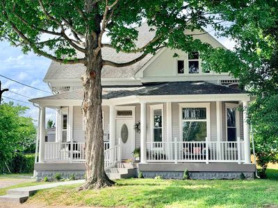 602 E Main St