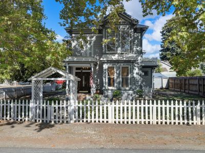 104 S Church St