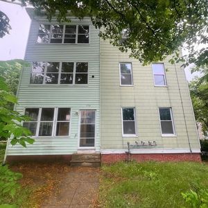 378 Parker St