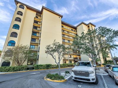 650 Island Way APT 106