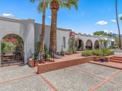 932 W San Martin Dr