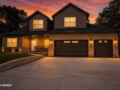 46 Chaucer Dr