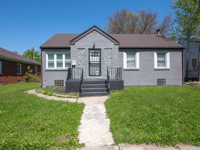 408 E 43rd Ave