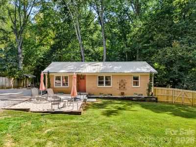 8711 Ellis Rd