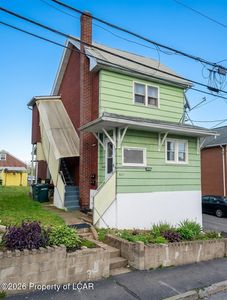 261 Seybert St
