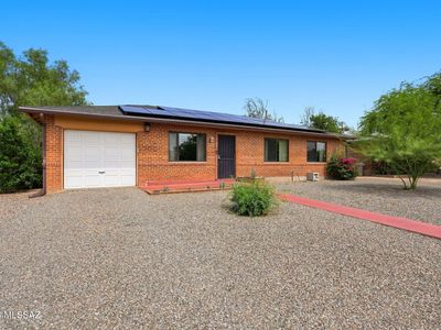 4919 E Cecelia St
