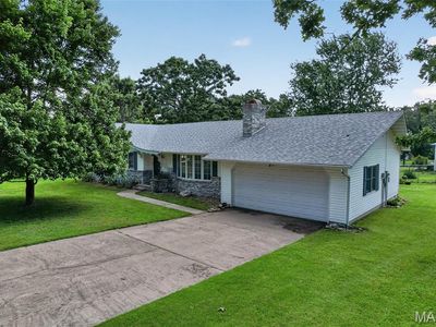 22818 Pioneer Dr