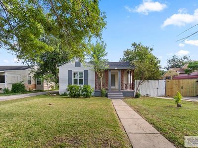 1205 E Pierce Ave