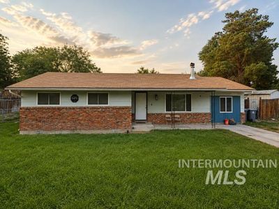 811 E Fisk Ave