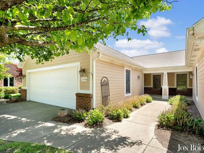 2940 Grand Isle Dr NE #9