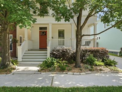 626 E 6th 1/2 St
