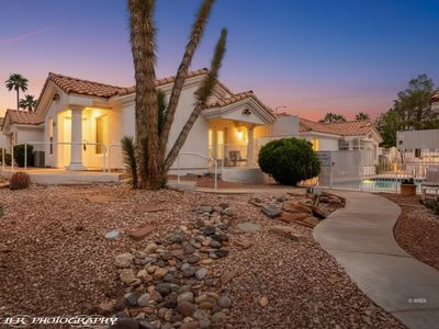 857 Mesa Blvd