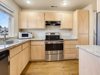 Property at 469 Tulipan Way, Talent, OR