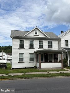 1427 Moore St