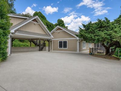 228 Country Club Dr