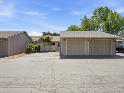 2986 SE Blue Bird Dr