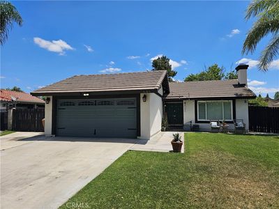 685 S Smoketree Ave