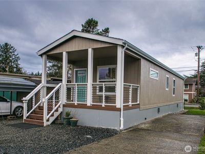 2400 DONOVAN Avenue #4