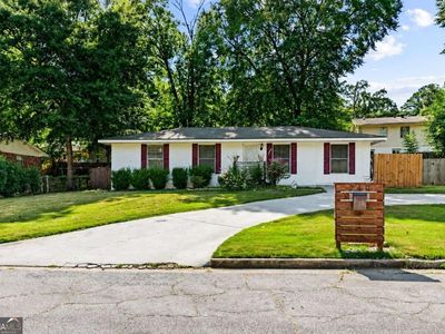 740 Tara Cir SE