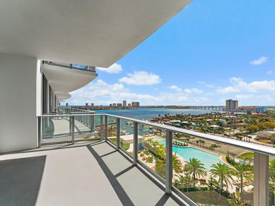 220 Lake Shore Drive #1219