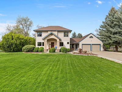 3235 N Mountain View Dr
