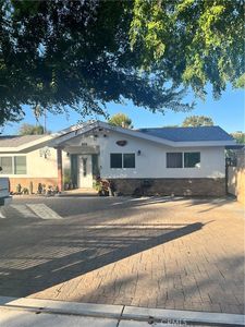 2108 Las Lomitas Dr