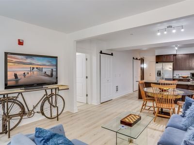 699 John Street #306